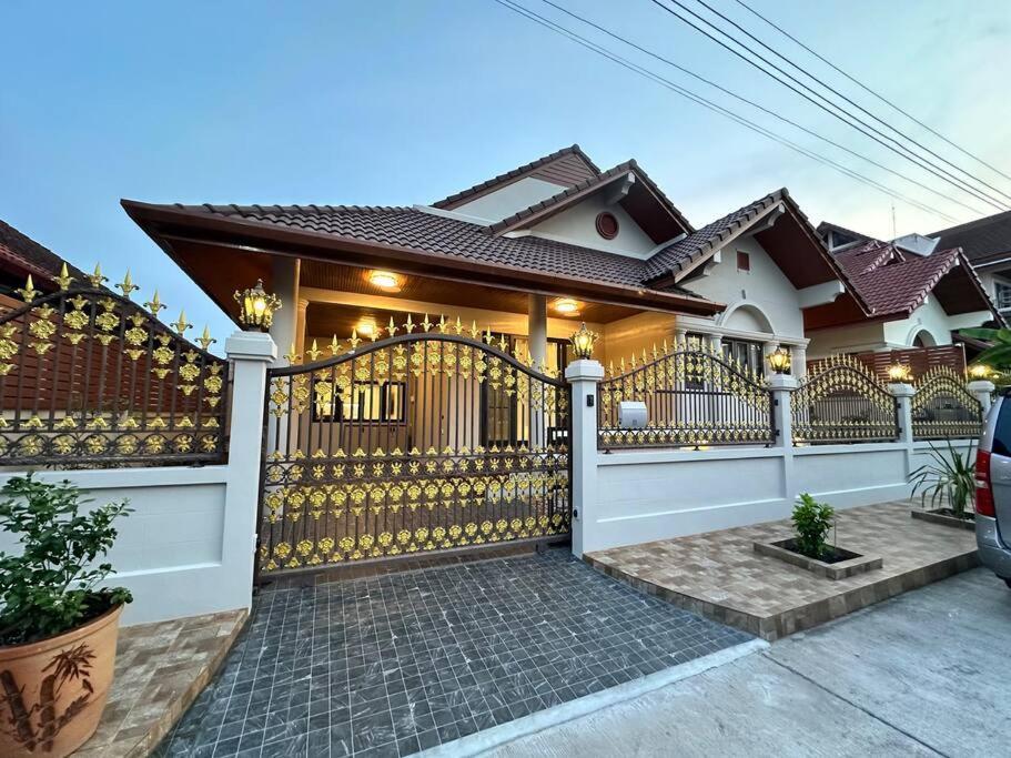 Naka Central Happy Home In Phuket City Ban Rangeng Exteriör bild